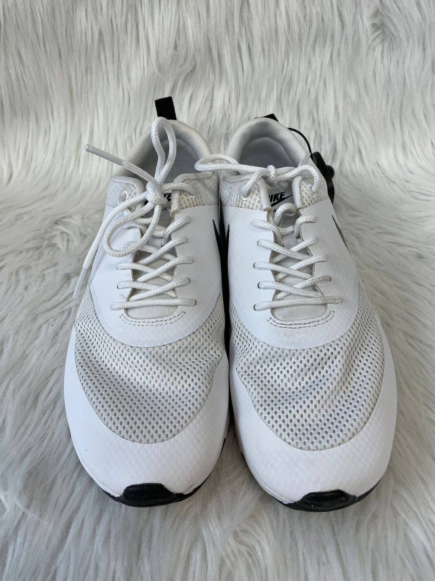 Shoes Athletic By Nike In White, Size: 9