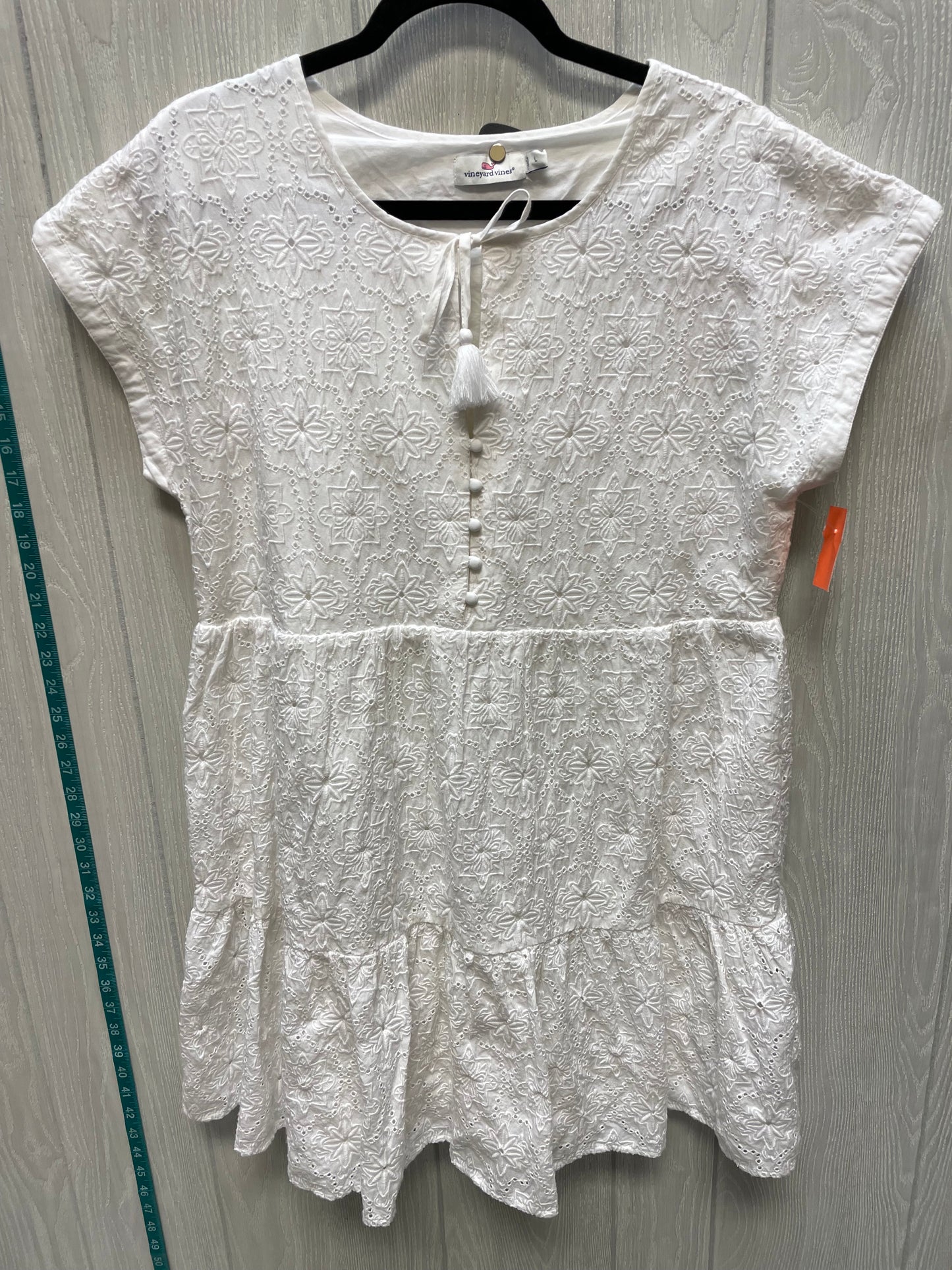 Dress Casual Short By Vineyard Vines In Cream, Size: L