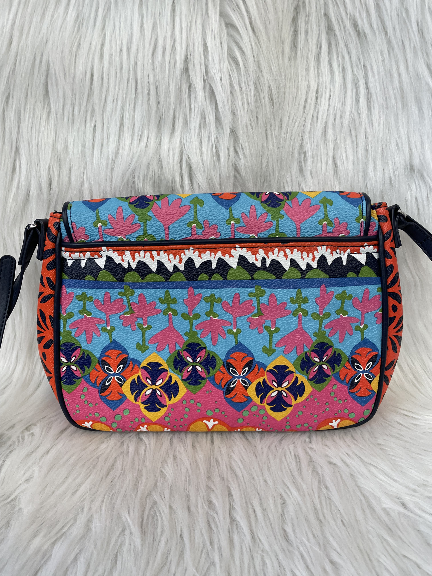 Crossbody By Vera Bradley  Size: Medium