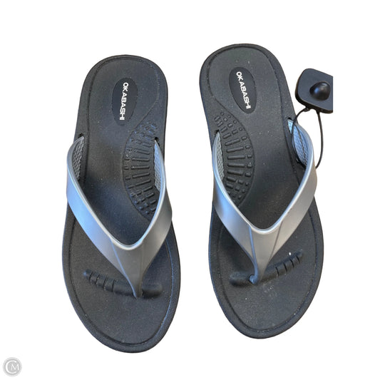 Sandals Flip Flops By Clothes Mentor In Black & Silver, Size: 8