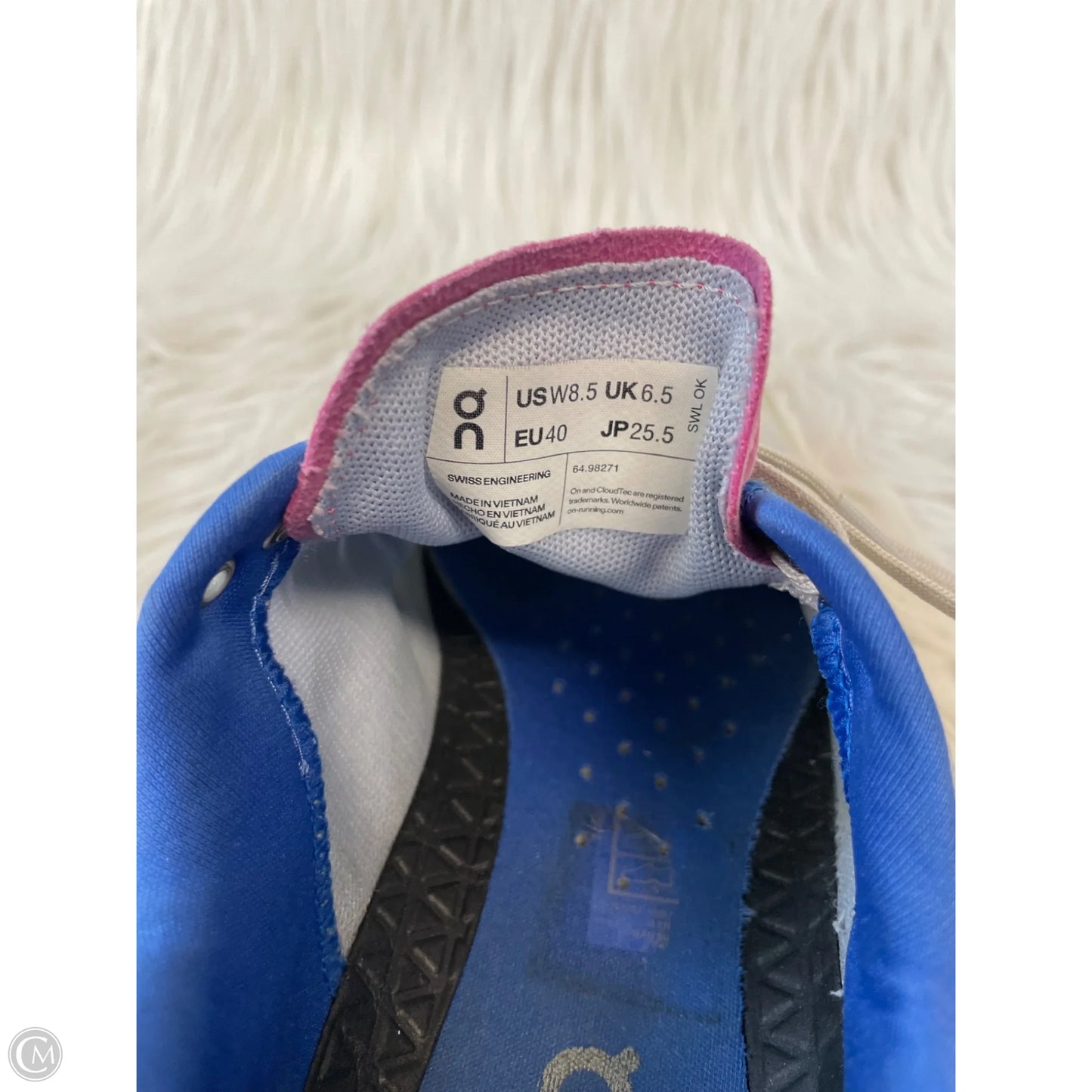 Shoes Athletic By On In Grey, Size: 8.5