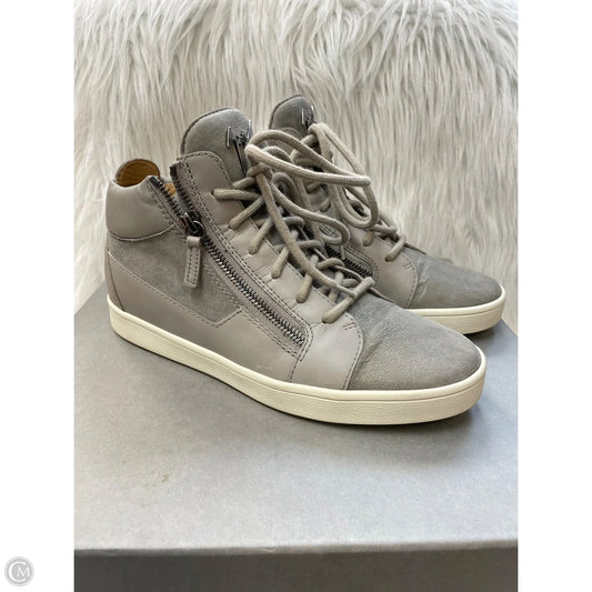 Shoes Designer By Giuseppe Zanotti In Grey, Size: 7.5