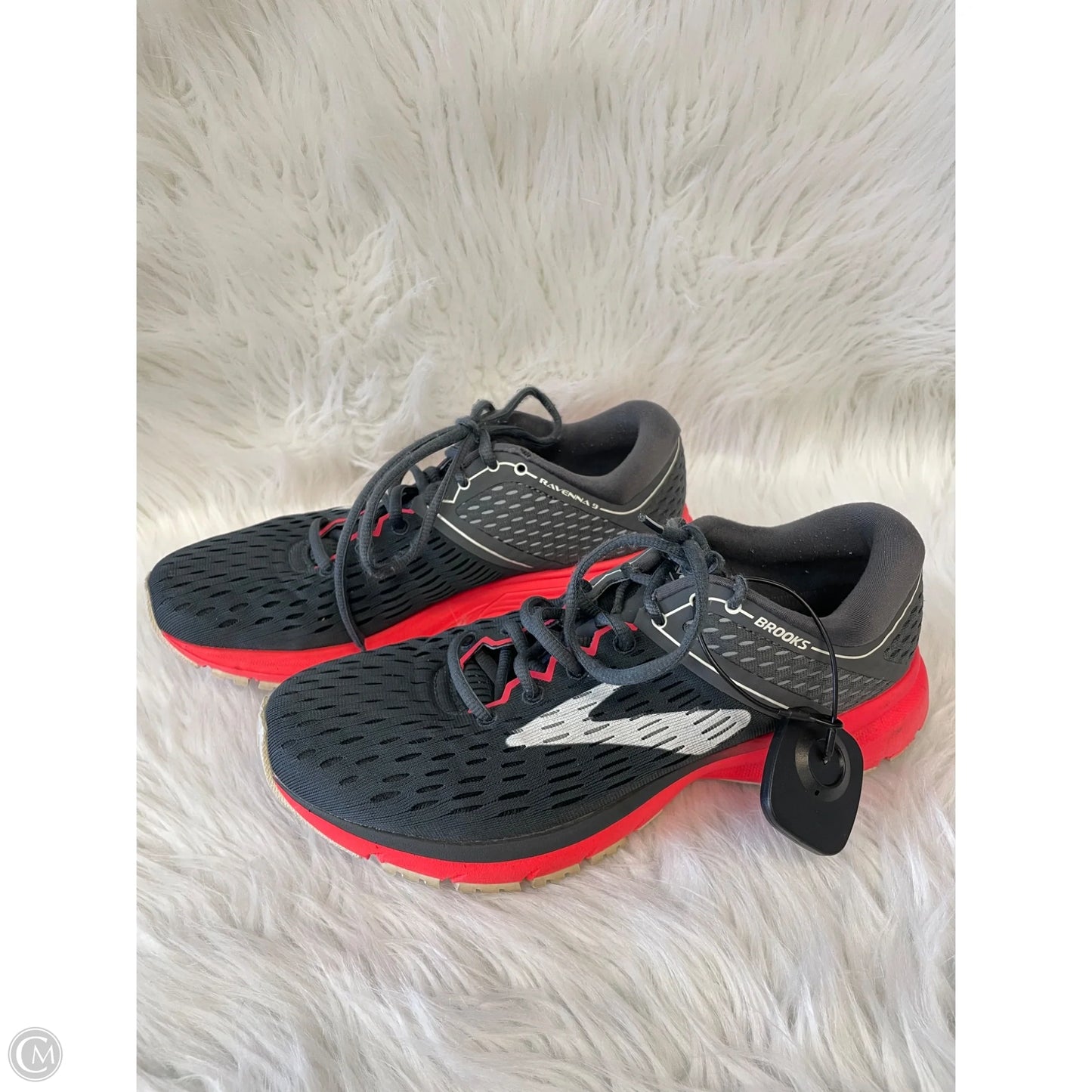 Shoes Athletic By Brooks In Grey, Size: 9