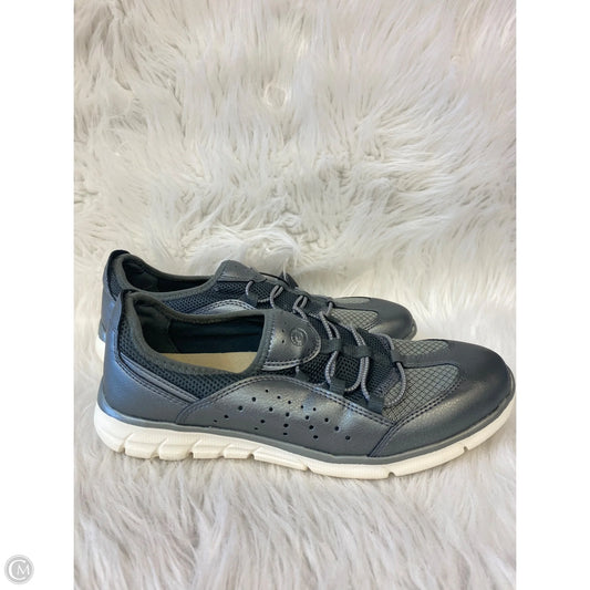 Shoes Sneakers By Clothes Mentor In Silver, Size: 9