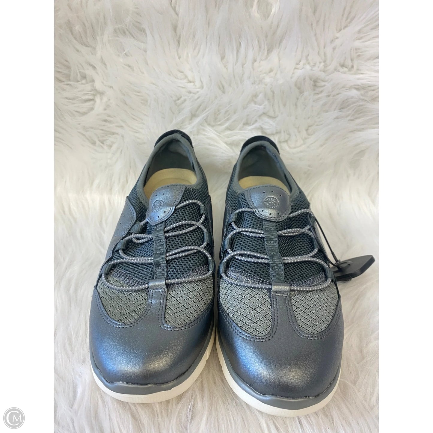 Shoes Sneakers By Clothes Mentor In Silver, Size: 9
