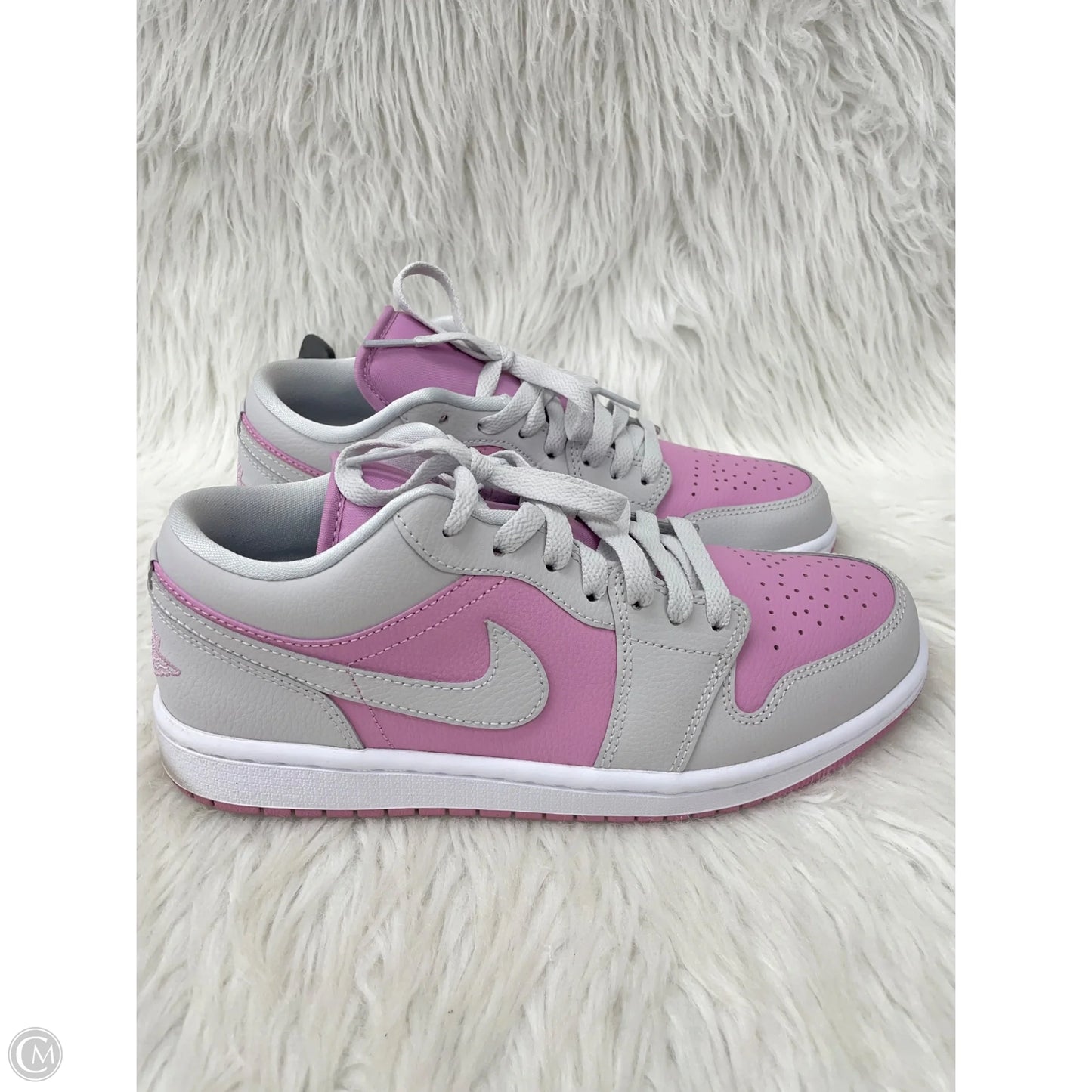 Shoes Sneakers By Nike In Grey & Pink, Size: 9