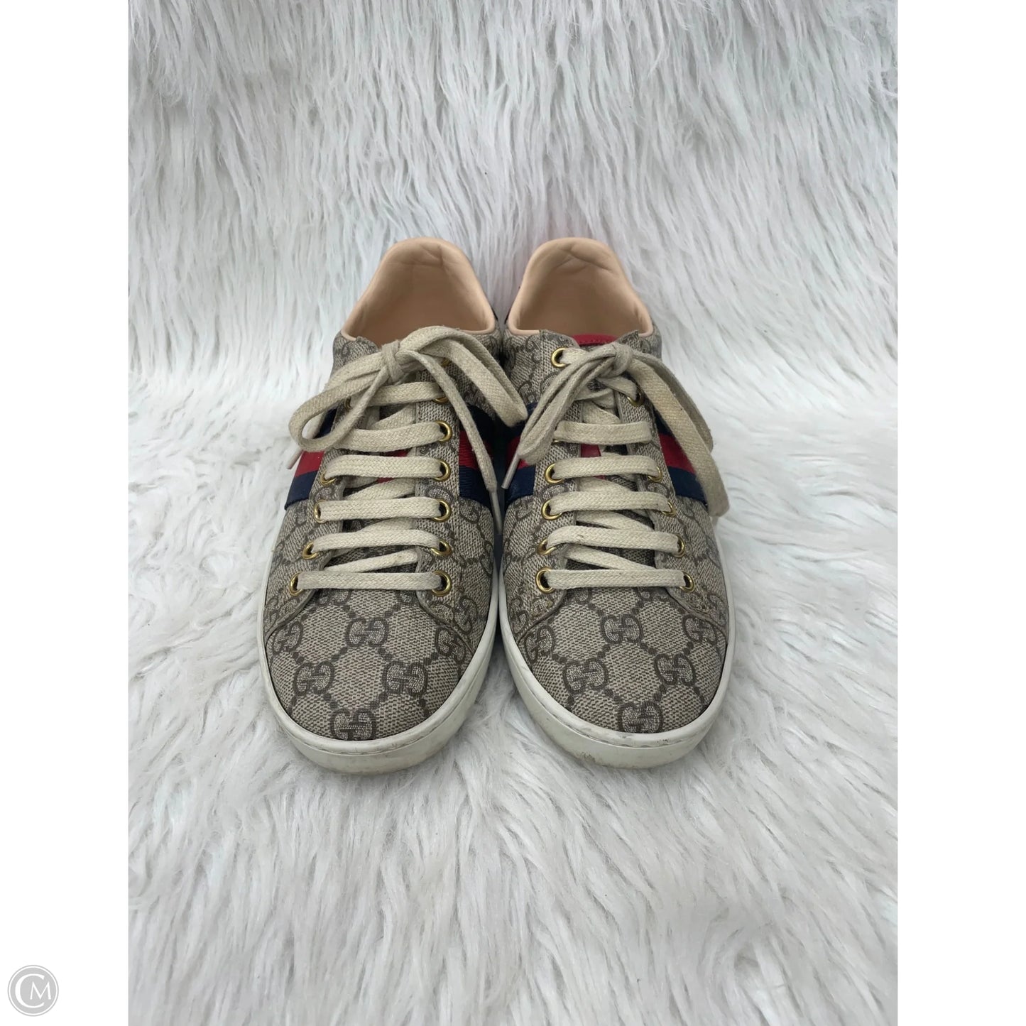 Shoes Luxury Designer By Gucci In Beige, Size: 7