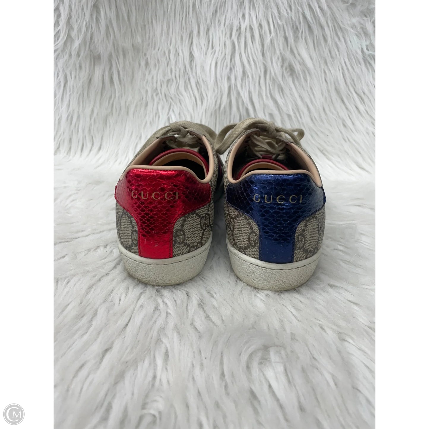 Shoes Luxury Designer By Gucci In Beige, Size: 7