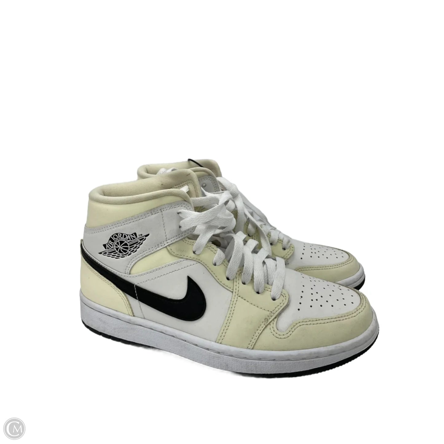 Shoes Sneakers By Nike In Cream & White, Size: 8