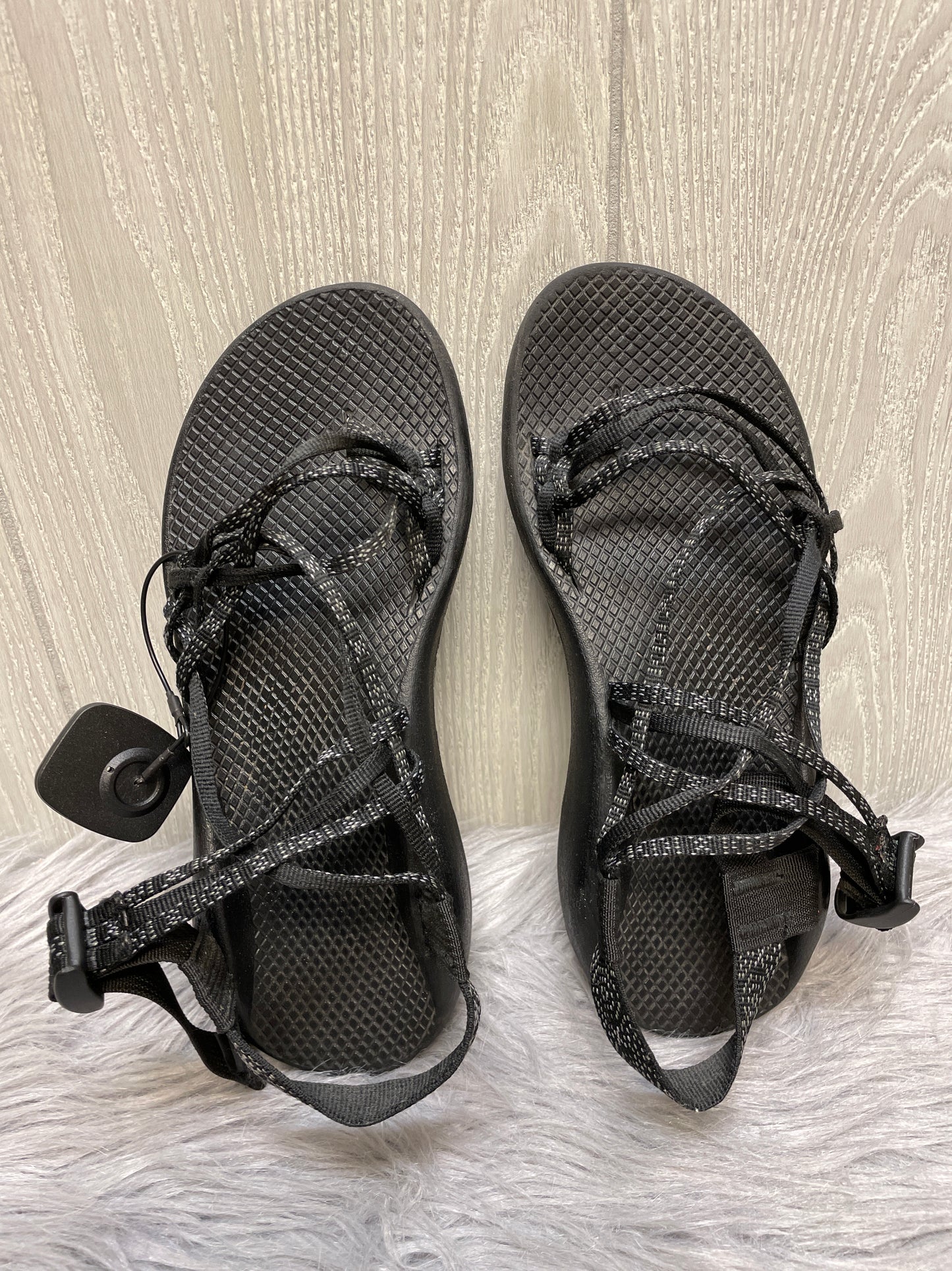 Black & White Sandals Sport Chacos, Size 9 – Clothes Mentor Cordova TN #245