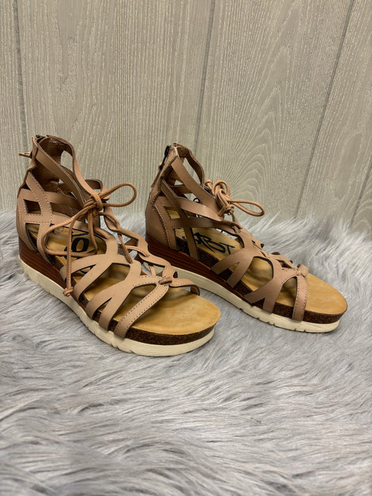 Tan Sandals Heels Wedge Otbt, Size 8