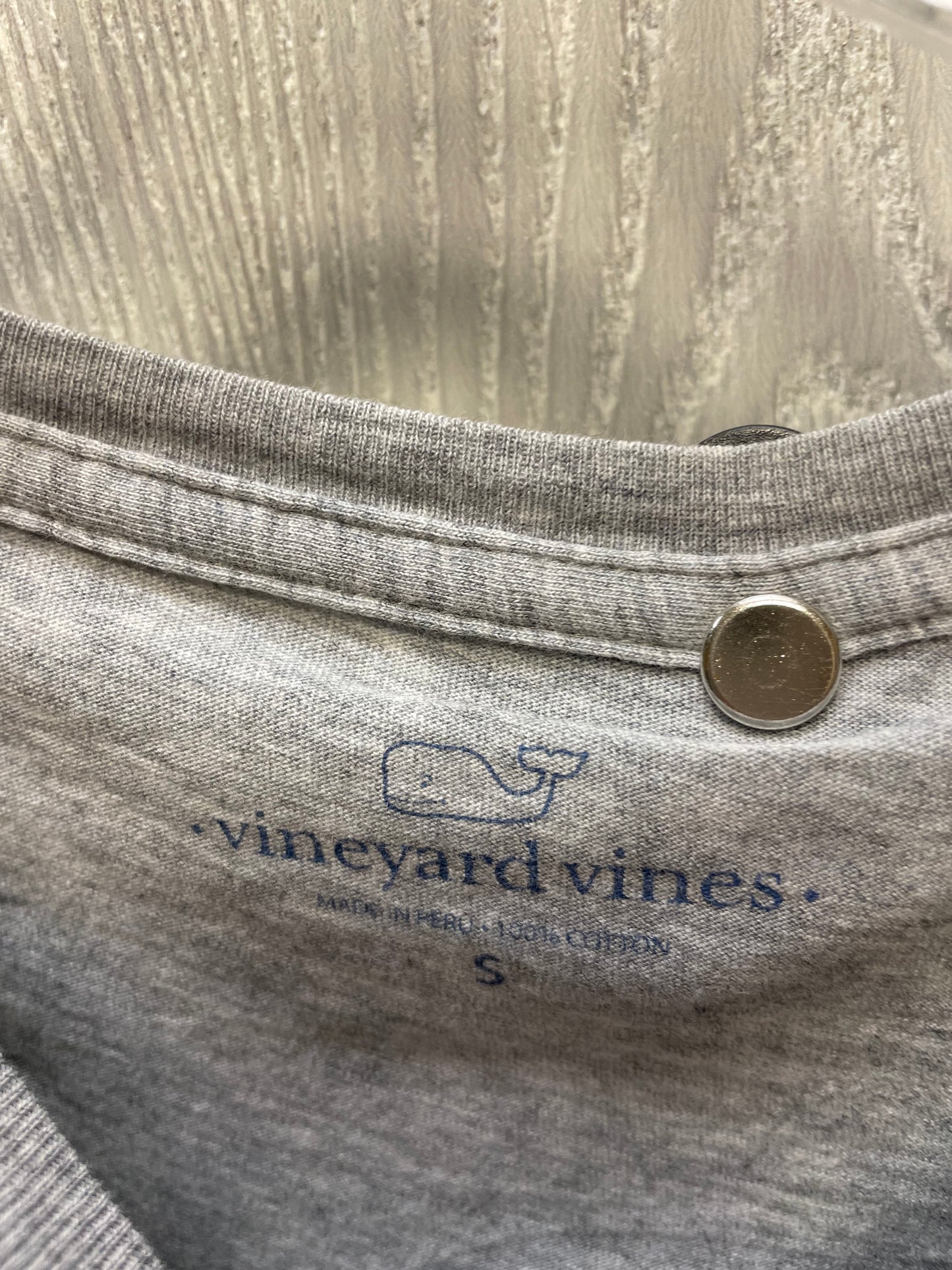 Top Long Sleeve Basic By Vineyard Vines In Grey, Size: S