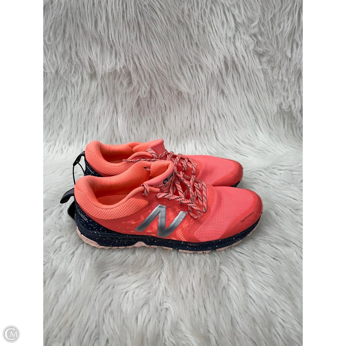 Shoes Athletic By New Balance In Coral, Size: 9
