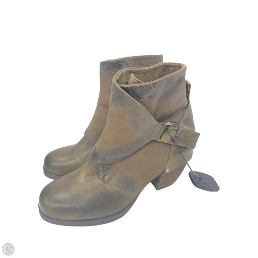 Boots Ankle Heels By Cma In Green, Size: 6