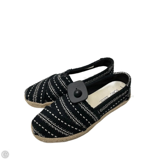 Shoes Flats By Toms In Black & White, Size: 7