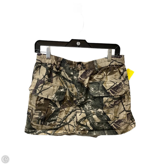 Skirt Mini & Short By Pretty Little Thing In Camouflage Print, Size: 14
