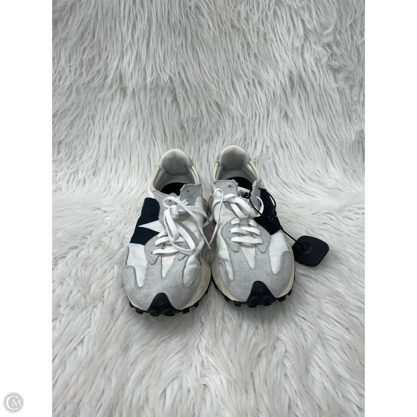 Shoes Athletic By New Balance In Grey & White, Size: 6