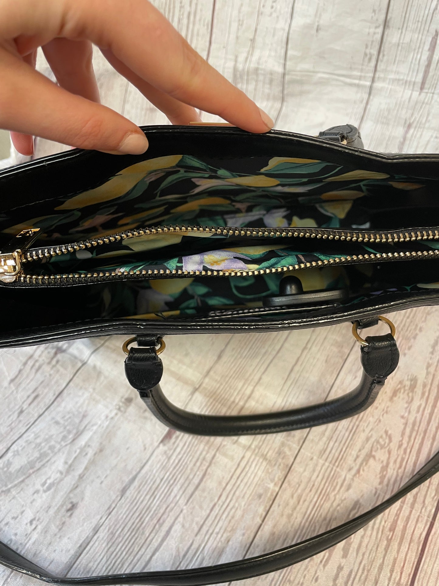 Handbag By Victorias Secret  Size: Medium