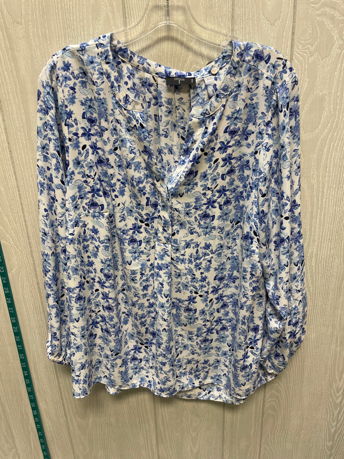 Blouse Long Sleeve By Tahari By Arthur Levine In Floral Print, Size: 1x