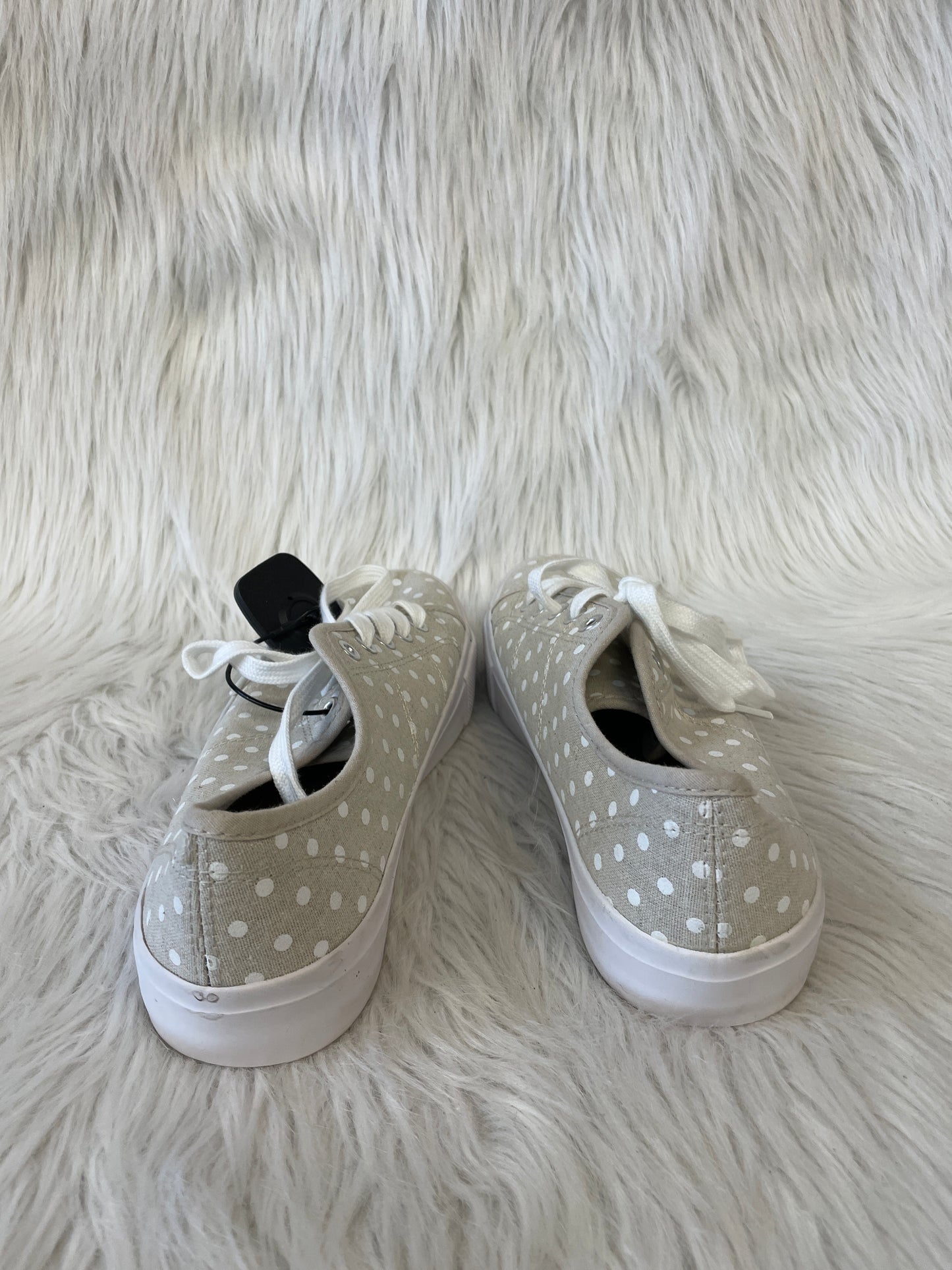 Shoes Sneakers By Torrid In Polkadot Pattern, Size: 9