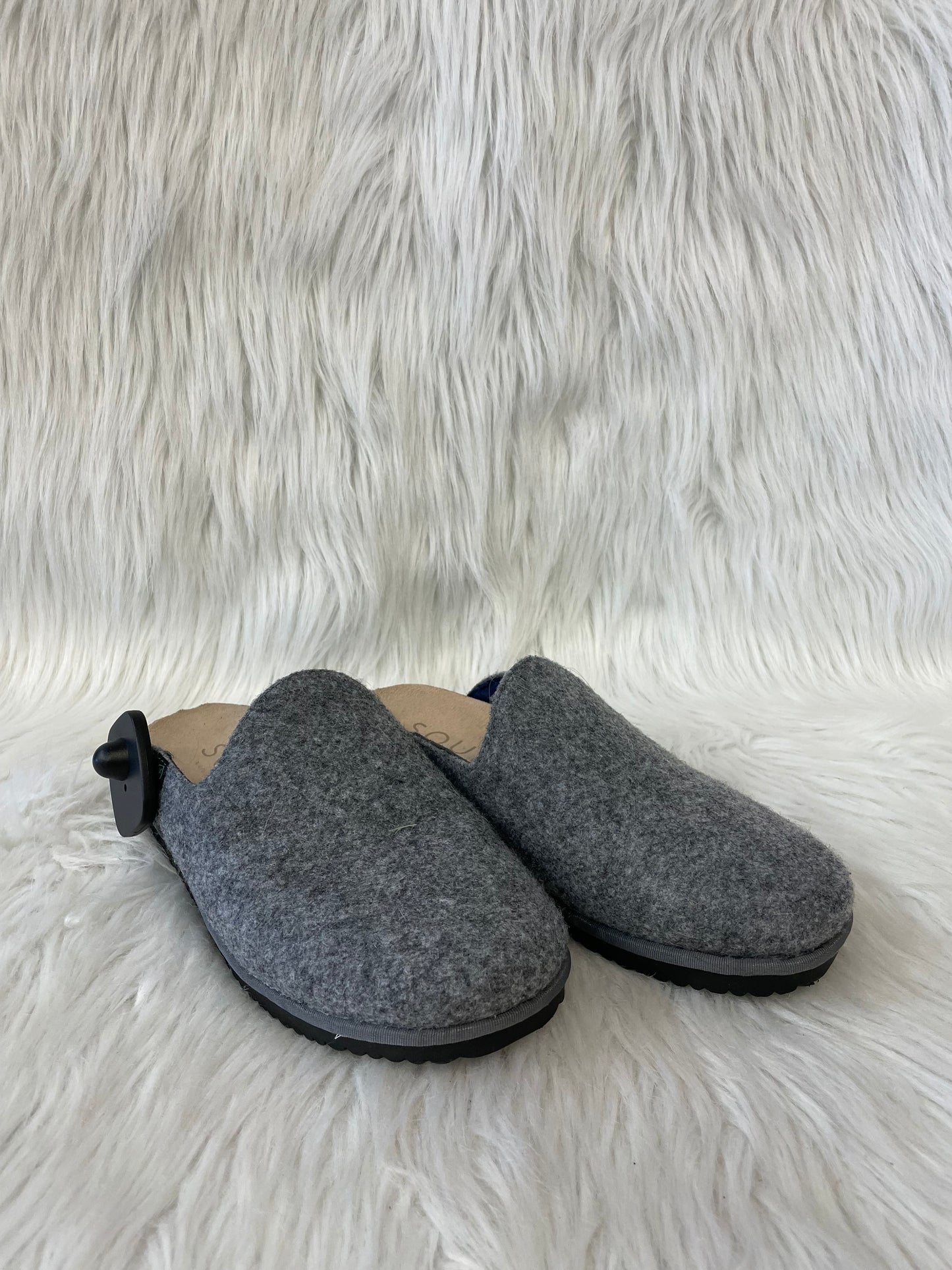 Shoes Flats By Naturalizer In Grey, Size: 6.5