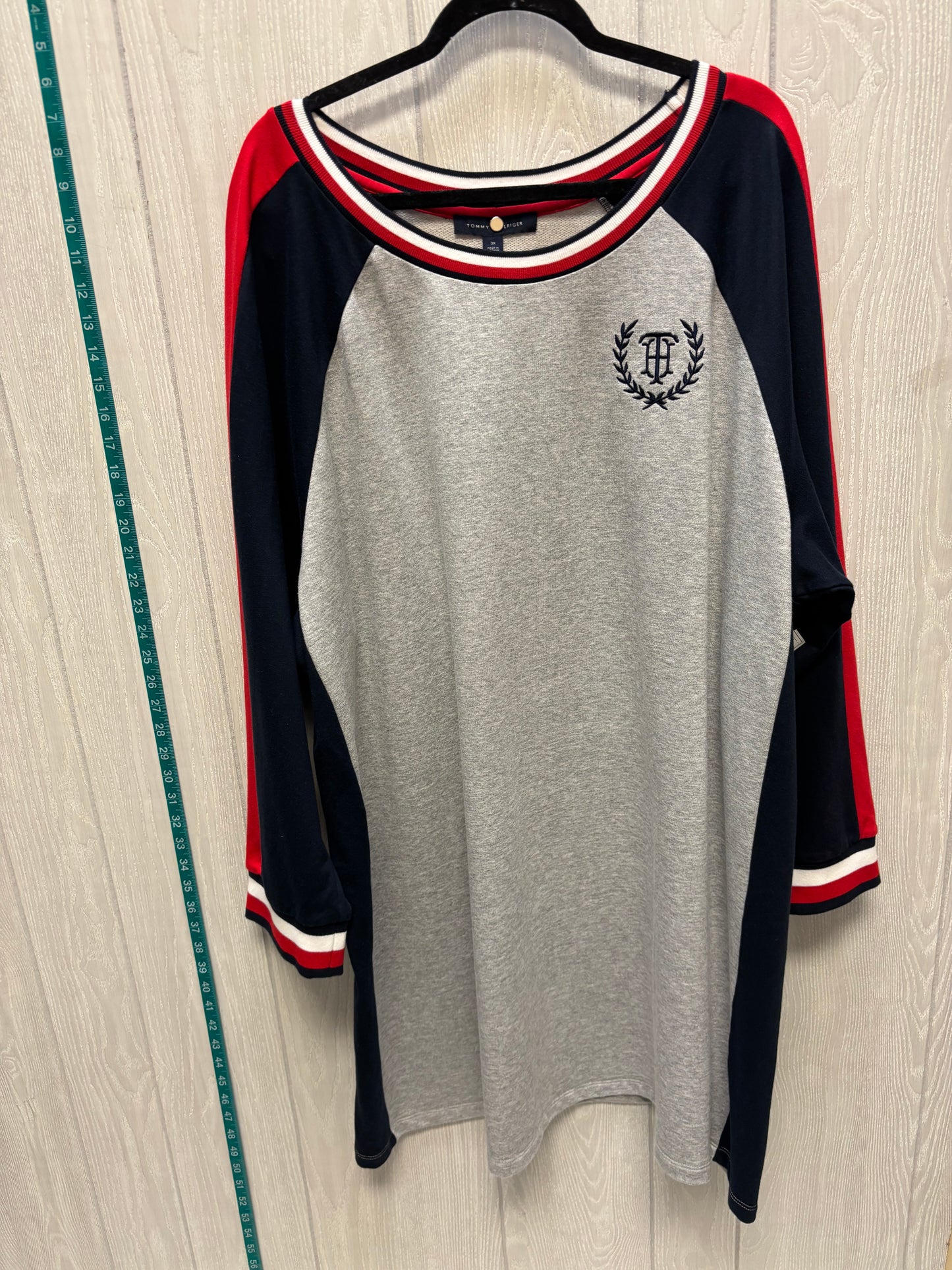 Dress Casual Short By Tommy Hilfiger In Grey & Red, Size: 3x