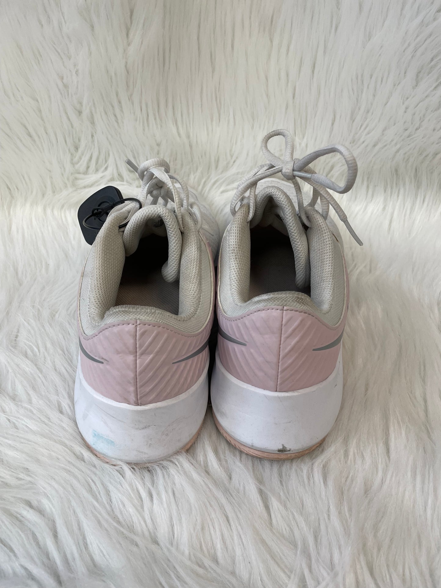 Shoes Athletic By Nike In Grey & Pink, Size: 11