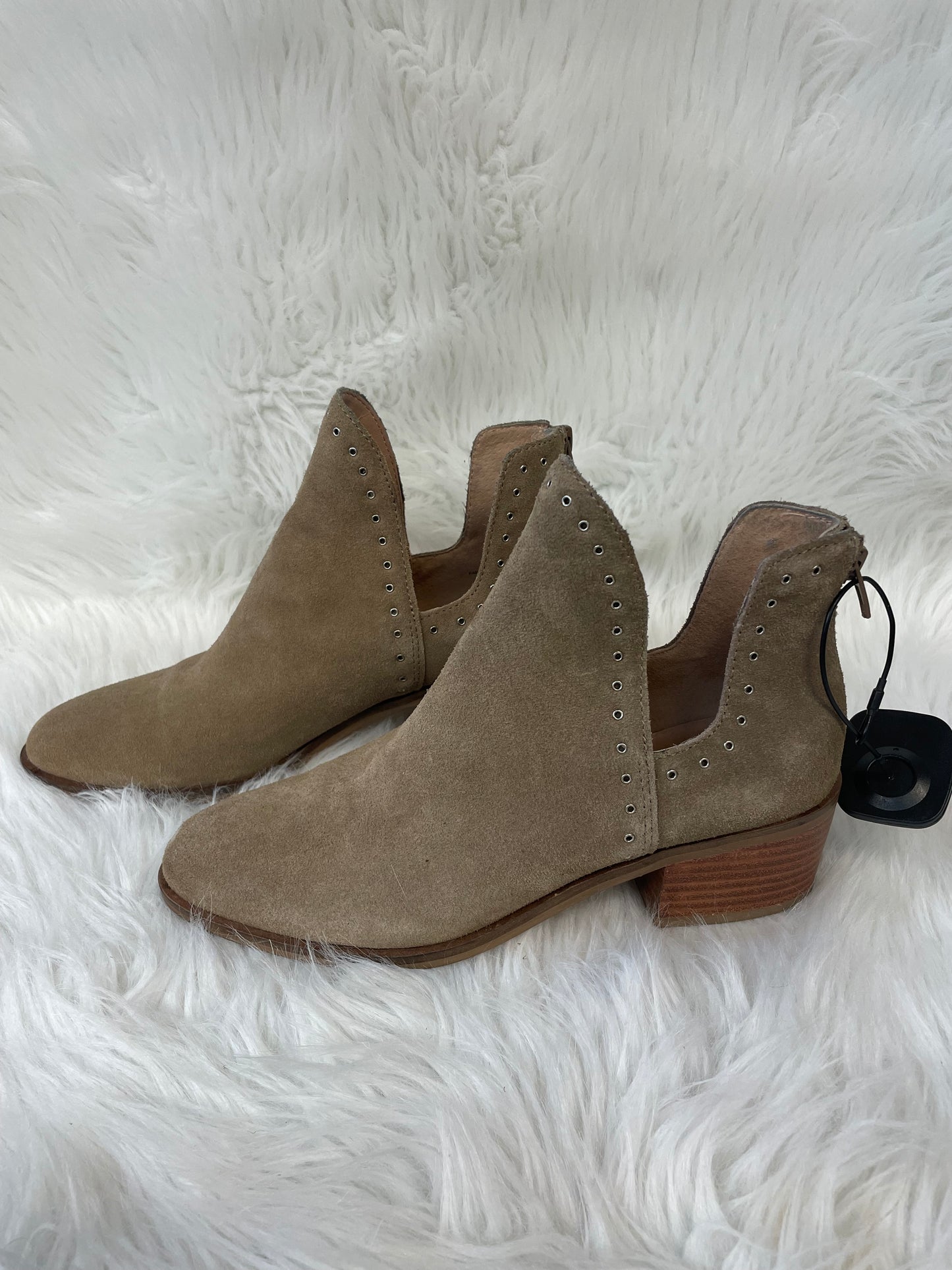 Boots Ankle Heels By Chelsea And Violet In Tan, Size: 8