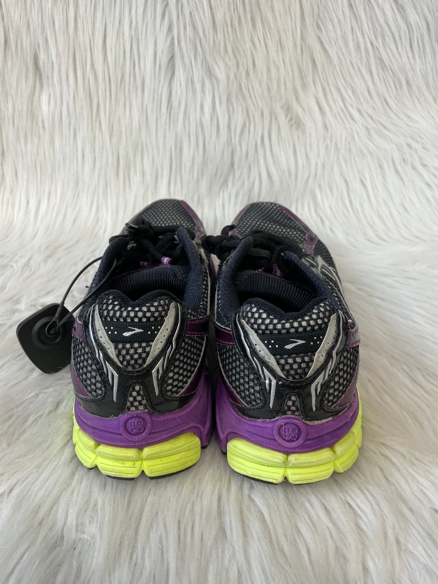 Shoes Athletic By Brooks In Black & Purple, Size: 8.5