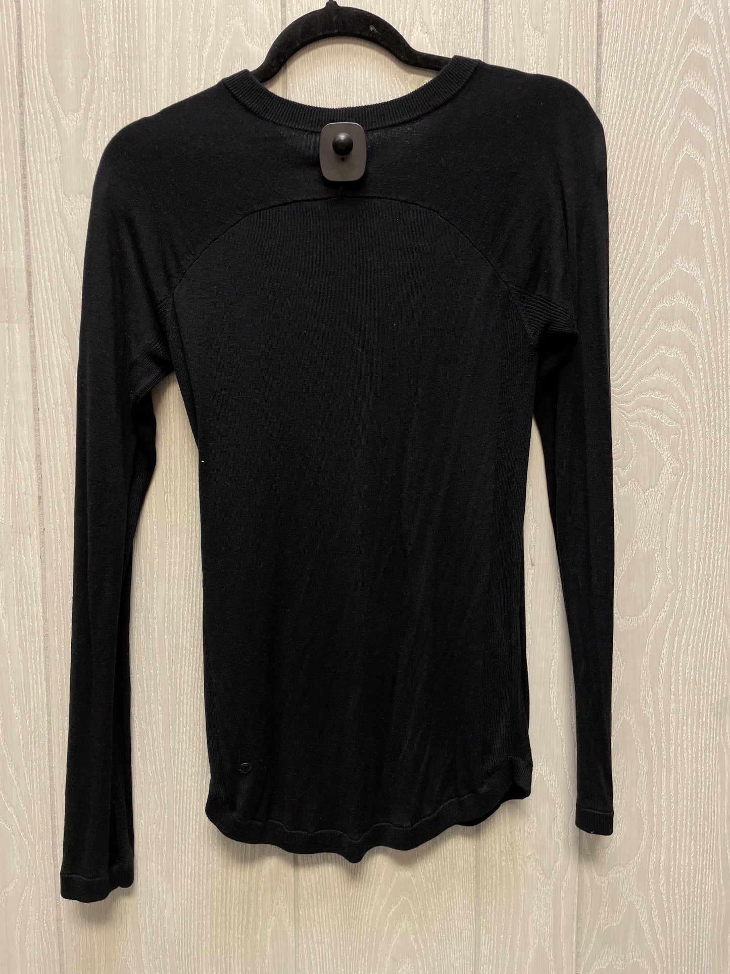 Top Long Sleeve By Lululemon In Black, Size: S