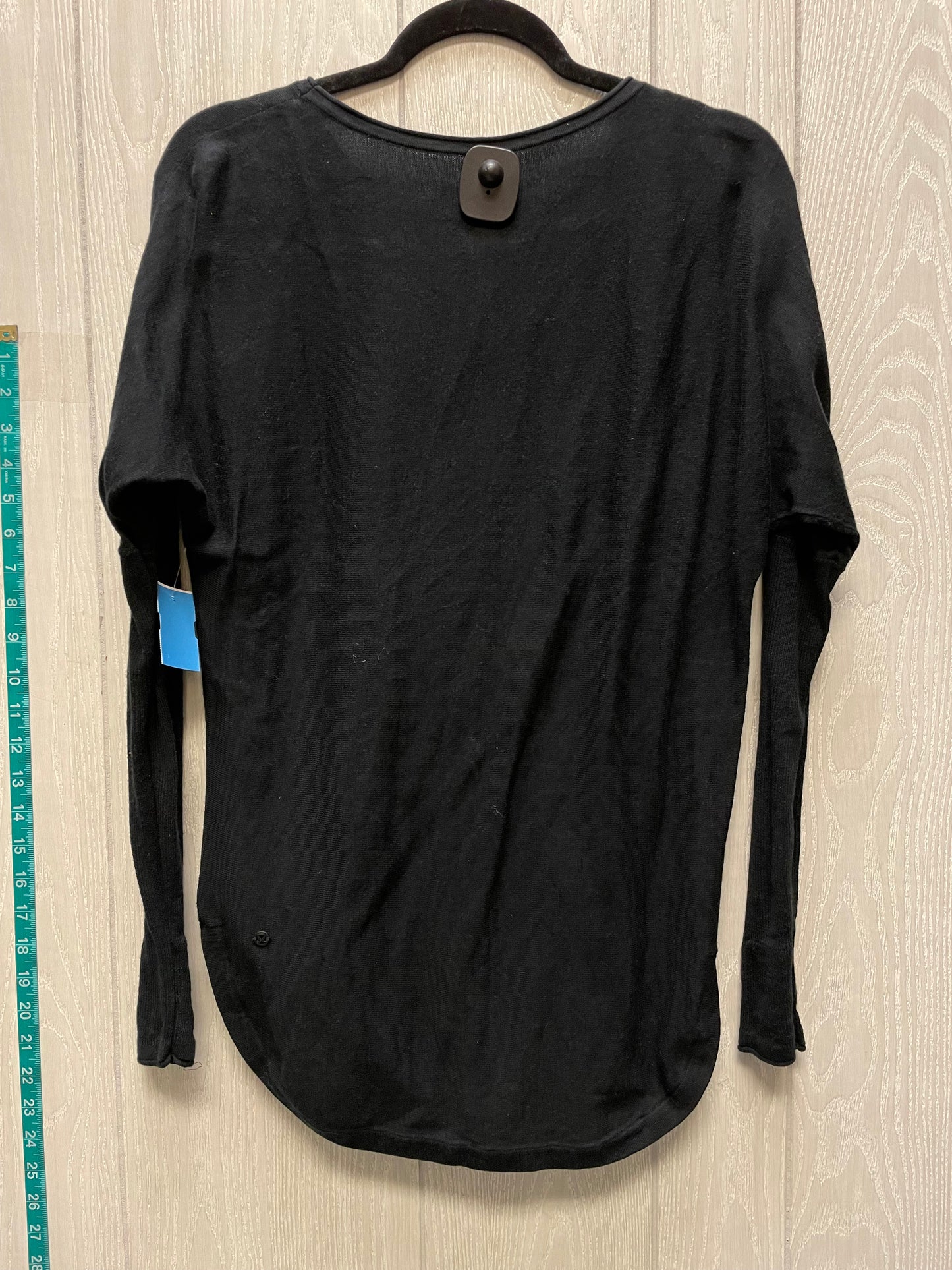 Top Long Sleeve By Lululemon In Black, Size: S