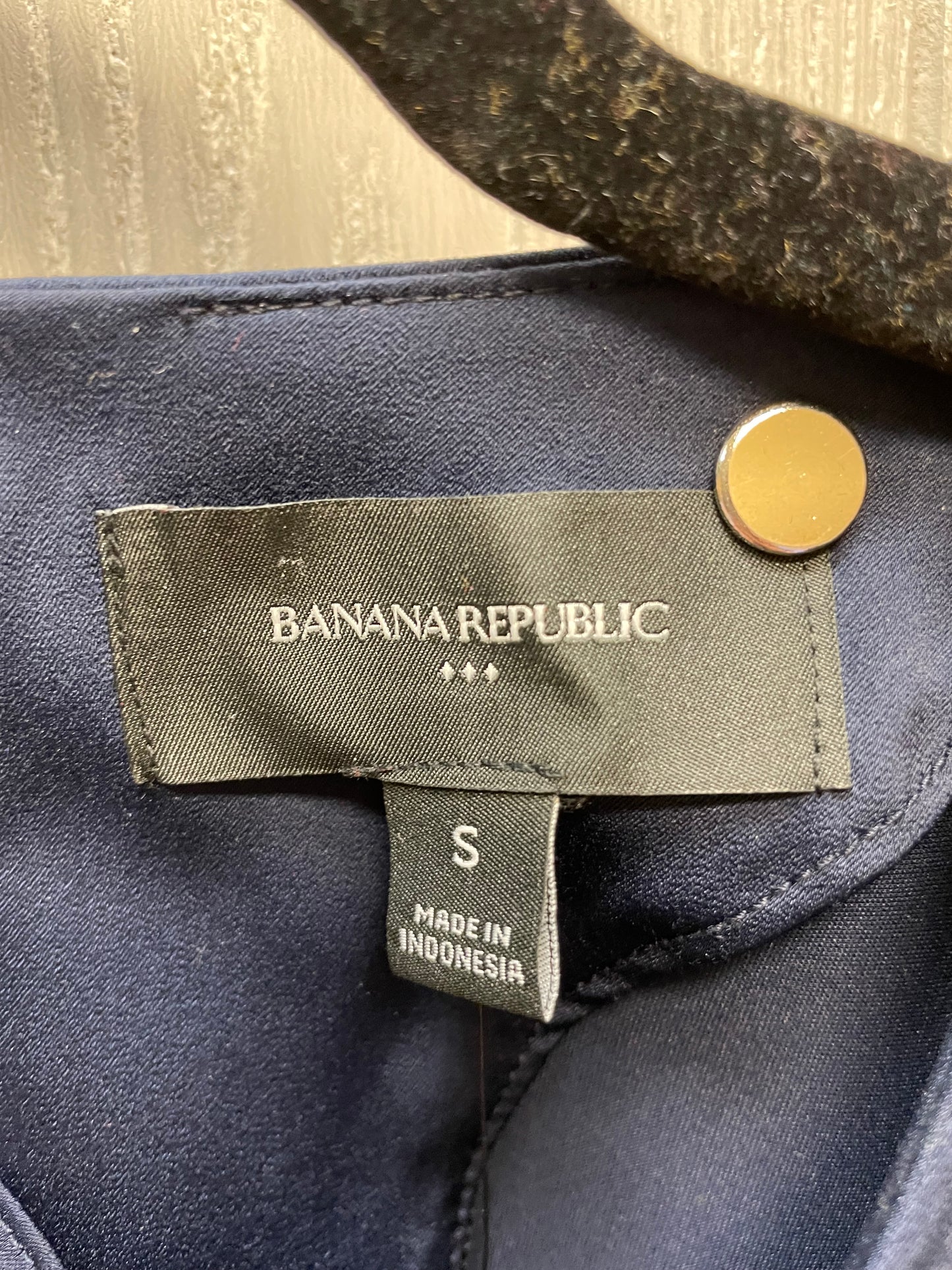 Blouse Short Sleeve By Banana Republic In Navy, Size: S