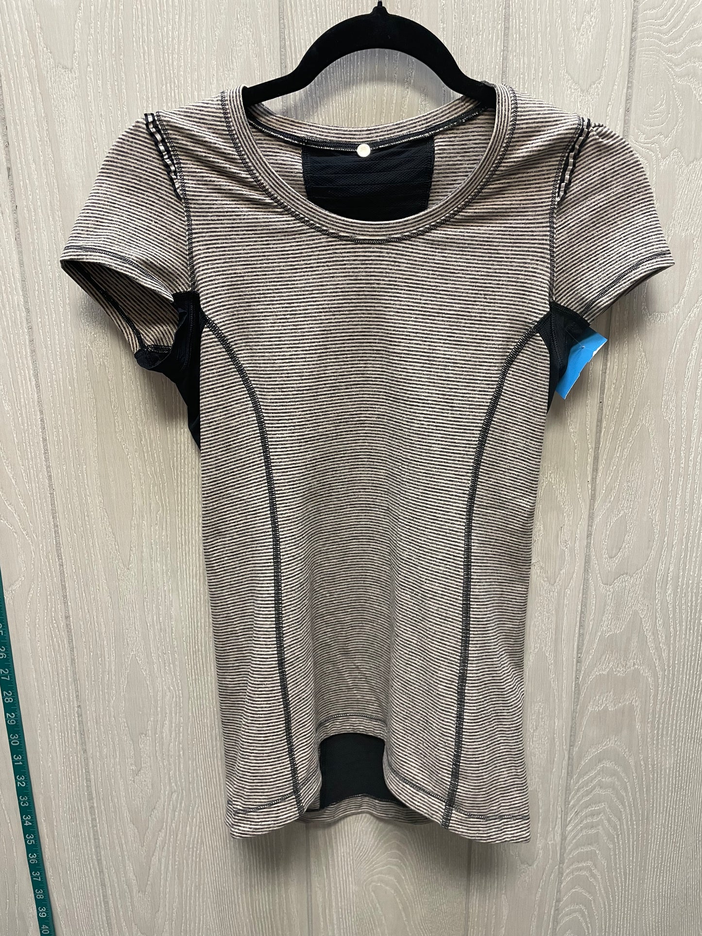 Athletic Top Short Sleeve By Lululemon In Black & Cream, Size: S