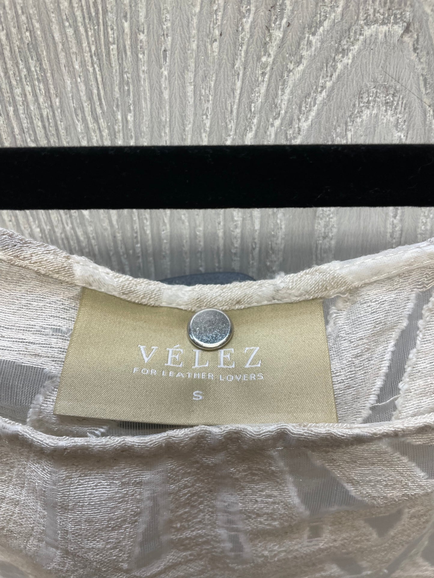 Top Long Sleeve By VELEZ In Beige, Size: S