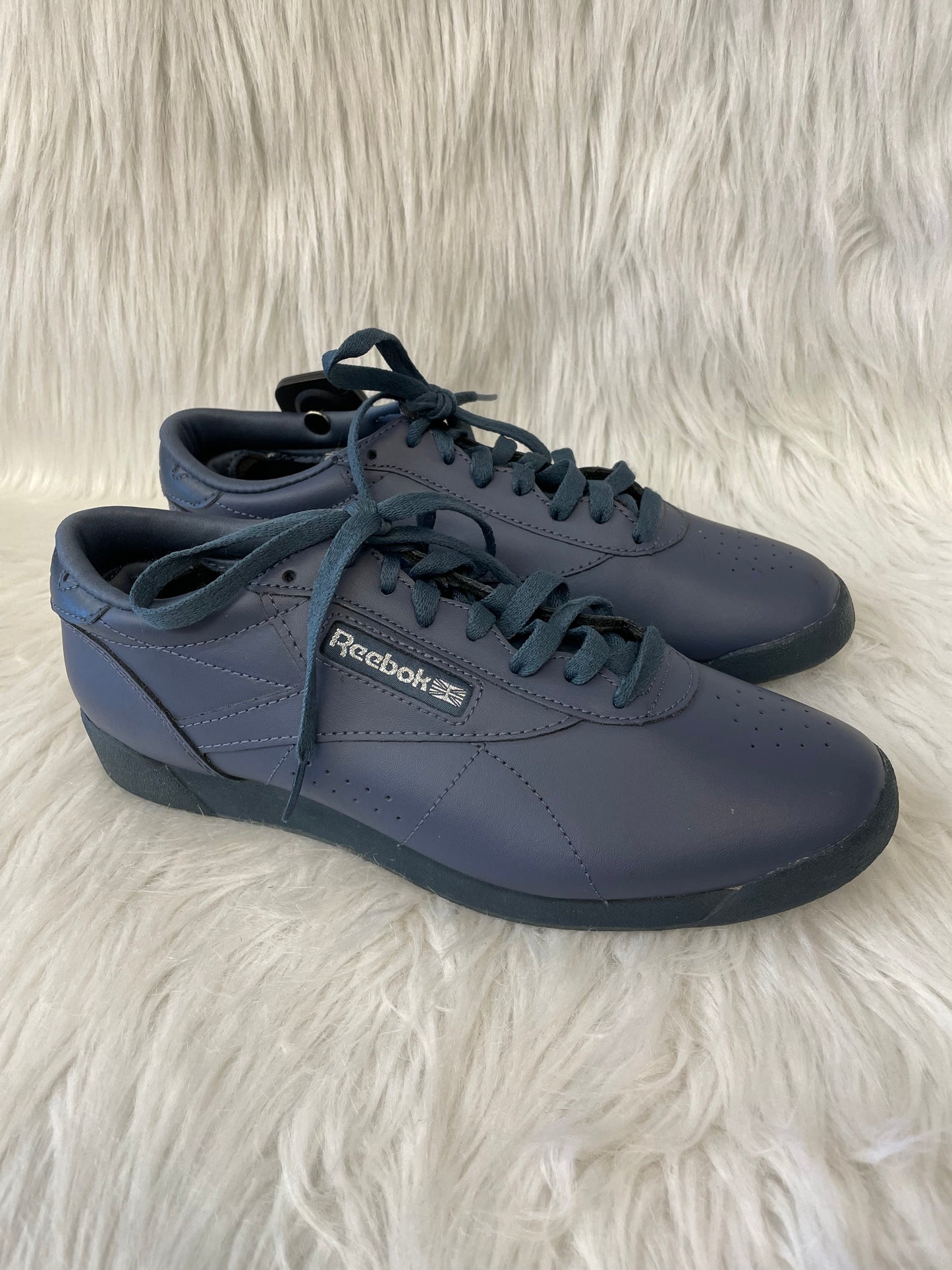 Shoes Athletic By Reebok In Navy, Size: 8