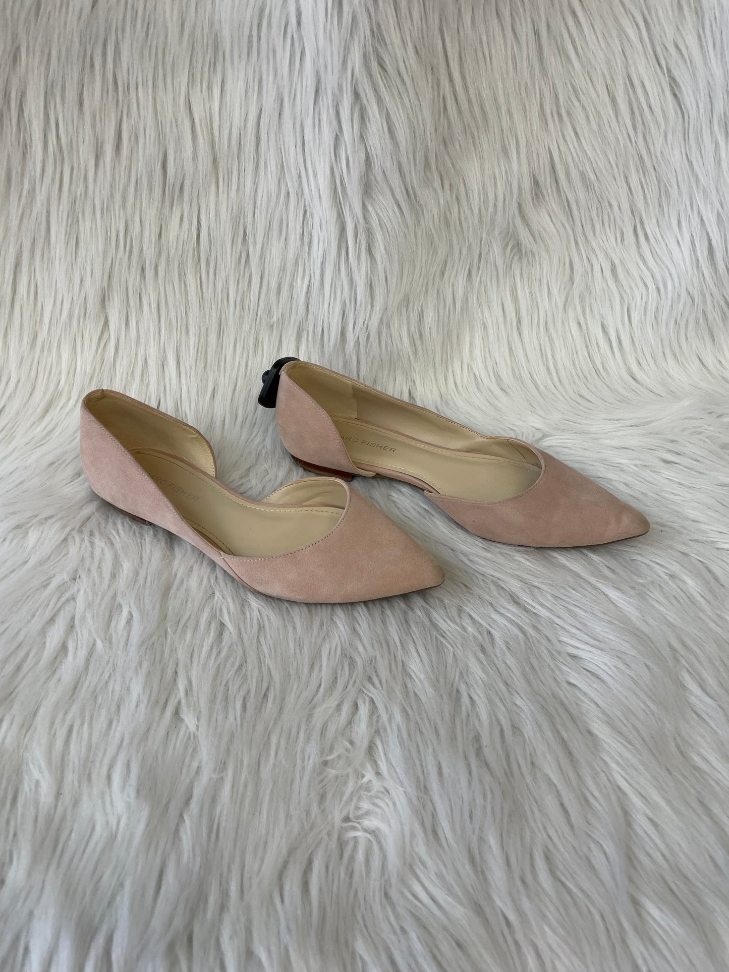 Tan Sandals Flats Marc Fisher, Size 6.5