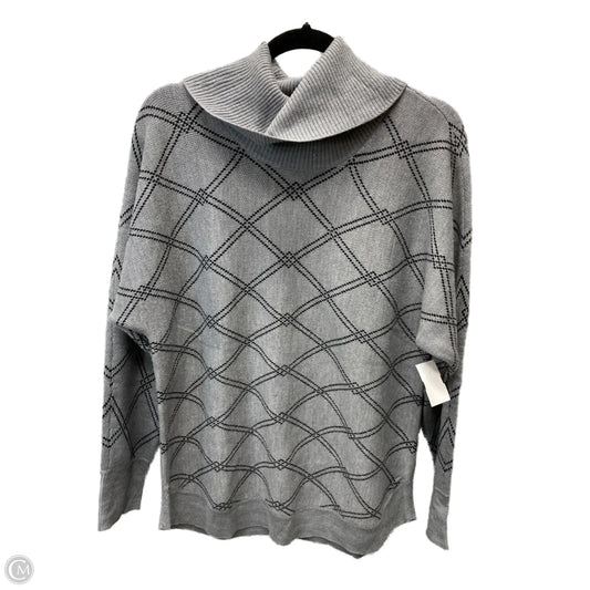 Sweater By Liz Claiborne In Grey, Size: M