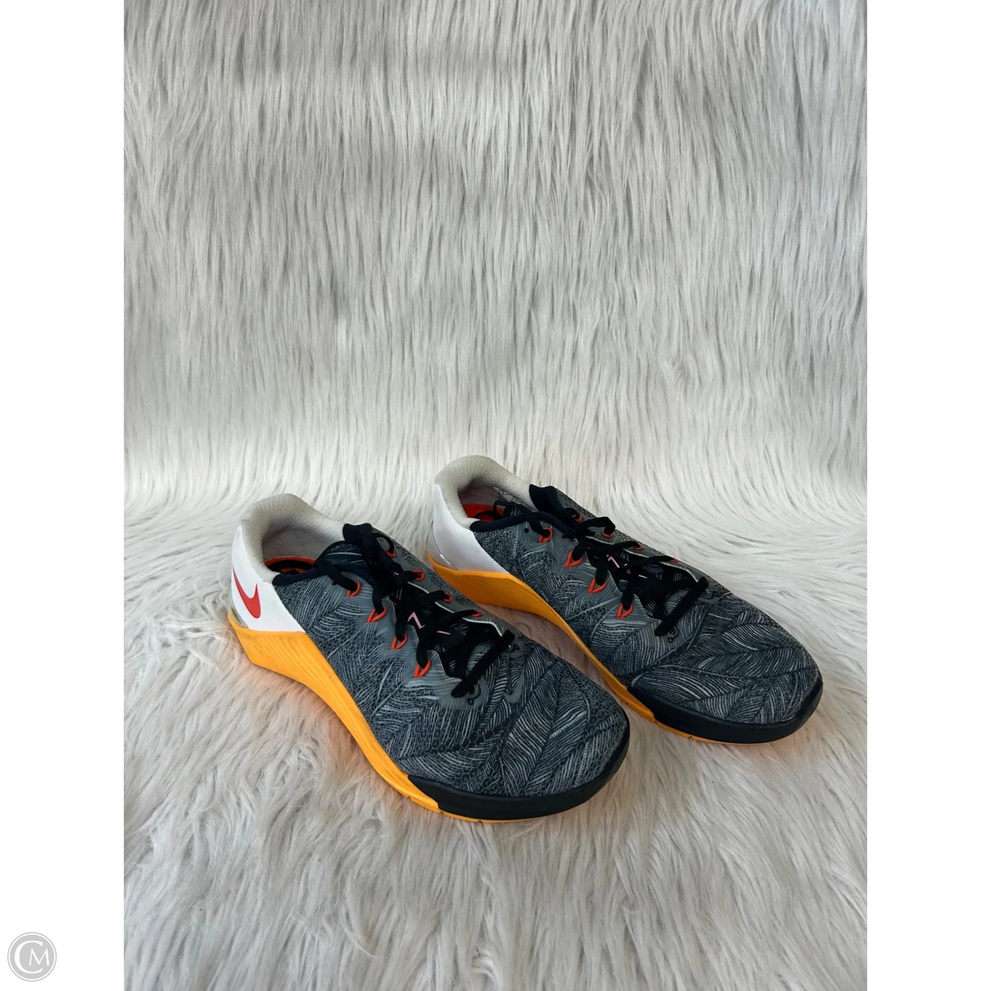 Shoes Athletic By Nike In Grey & Yellow, Size: 9.5