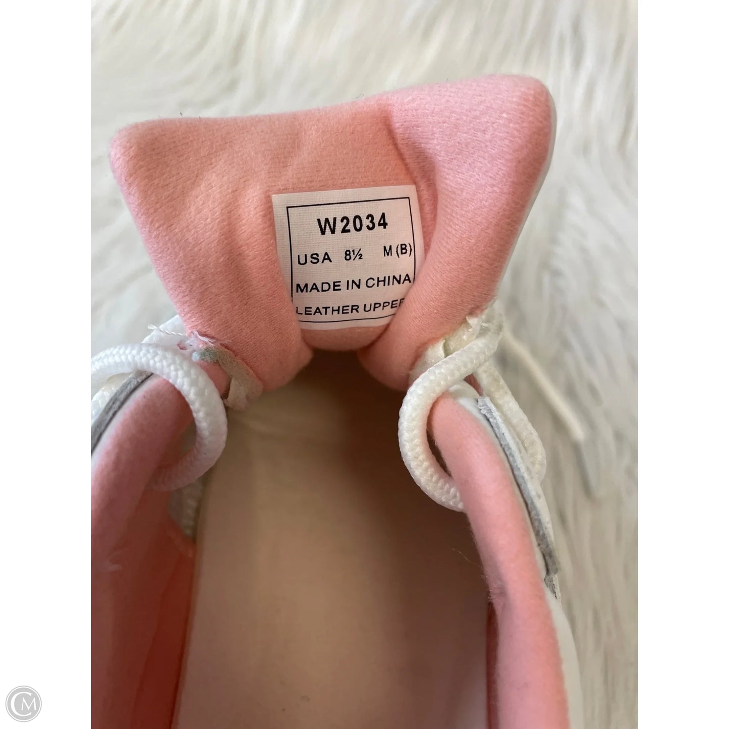 Shoes Athletic By Cmc In White, Size: 8.5