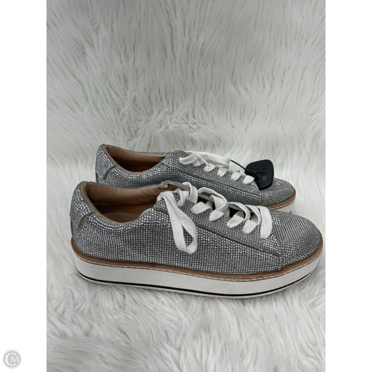 Shoes Sneakers By Chelsea And Violet In Silver, Size: 9.5