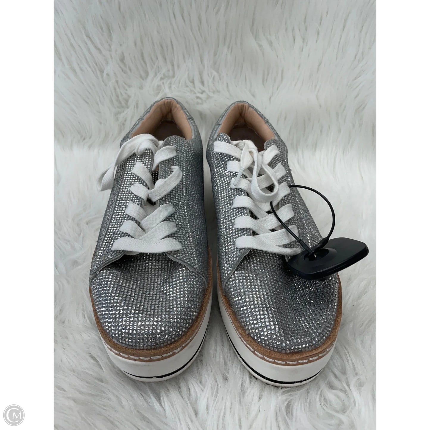 Shoes Sneakers By Chelsea And Violet In Silver, Size: 9.5
