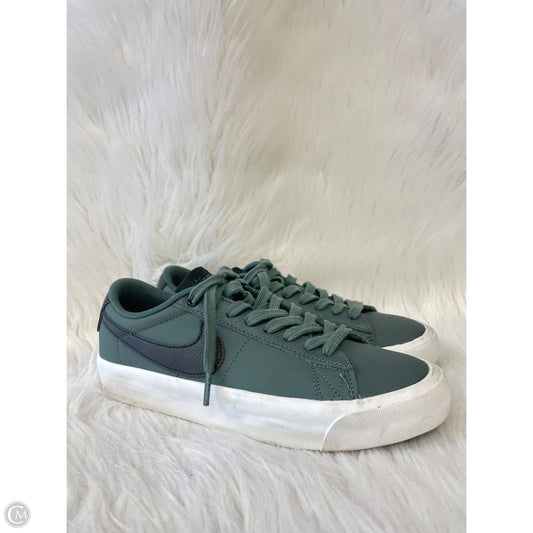Shoes Sneakers By Nike In Green & White, Size: 8