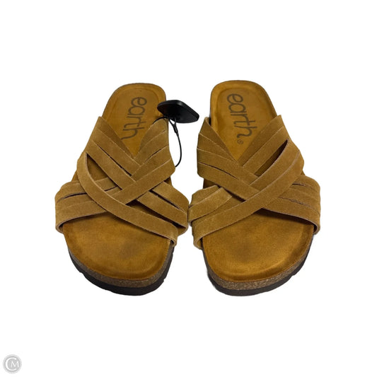 Sandals Flats By Earth In Tan, Size: 10