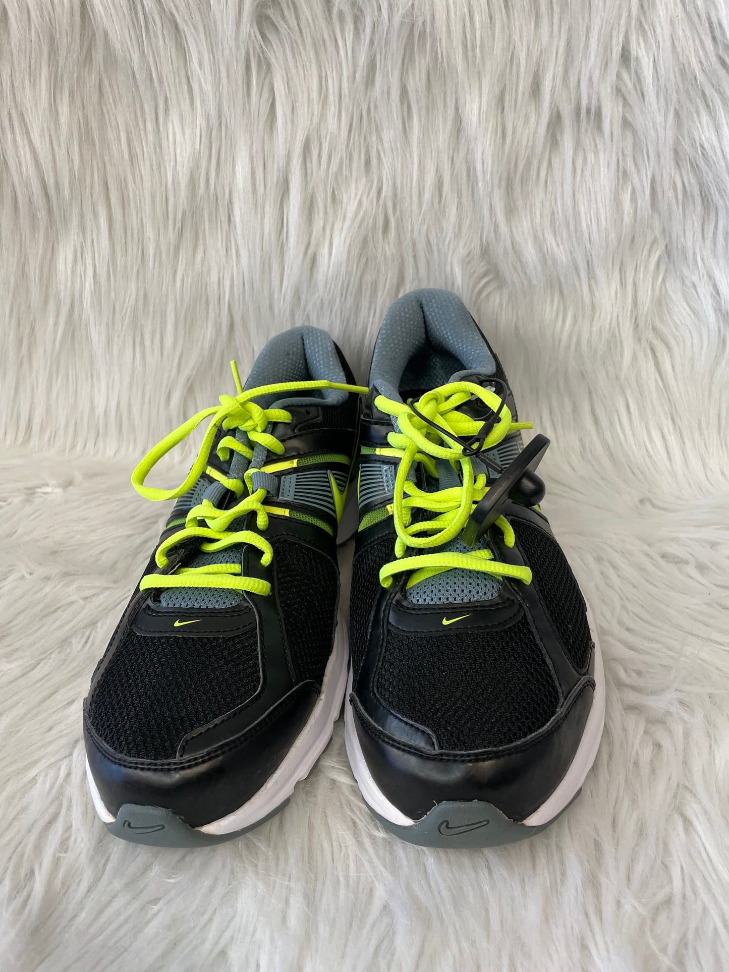 Shoes Athletic By Nike In Black & Green, Size: 8