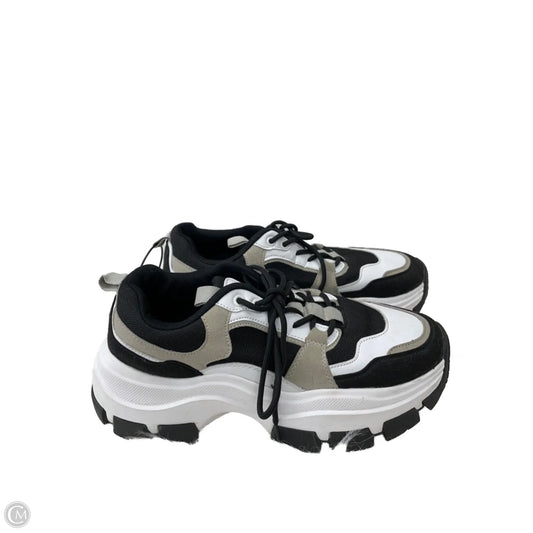 Shoes Athletic By Clothes Mentor In Black & White, Size: 10