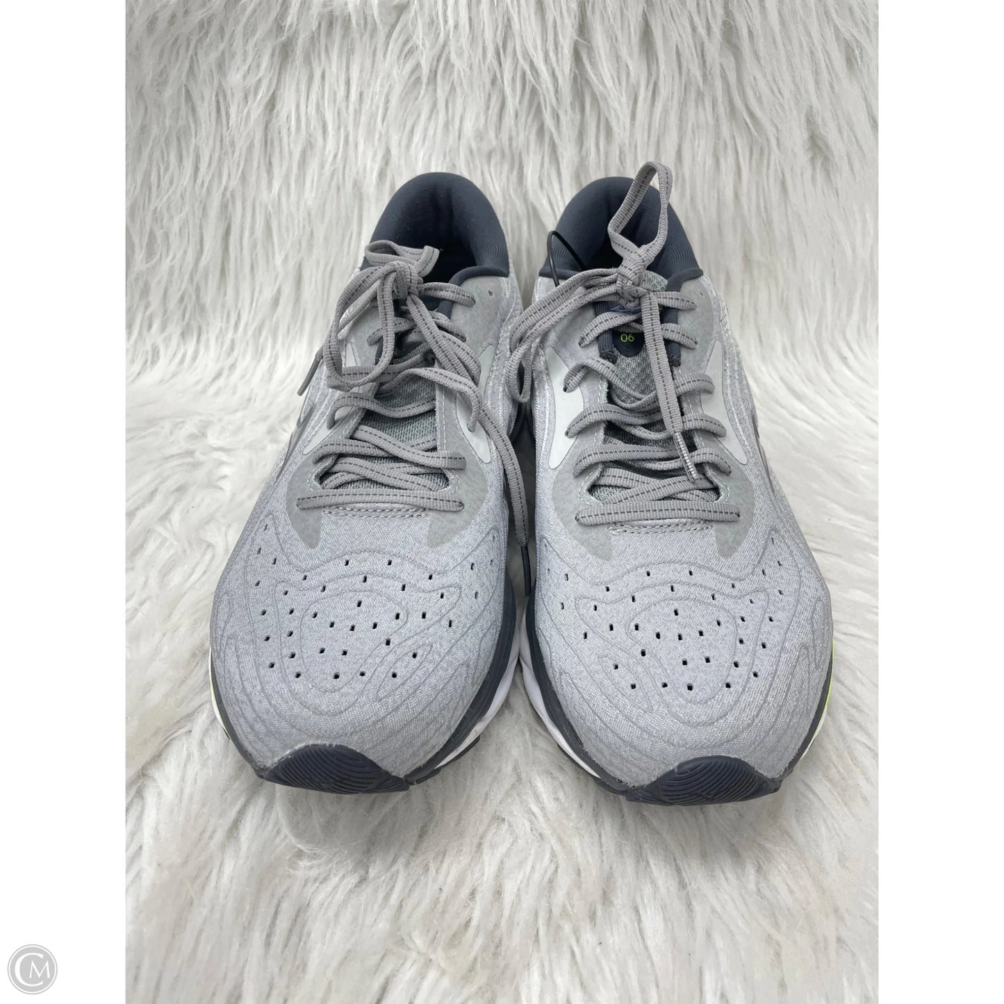 Shoes Athletic By Mizuno In Grey, Size: 9.5