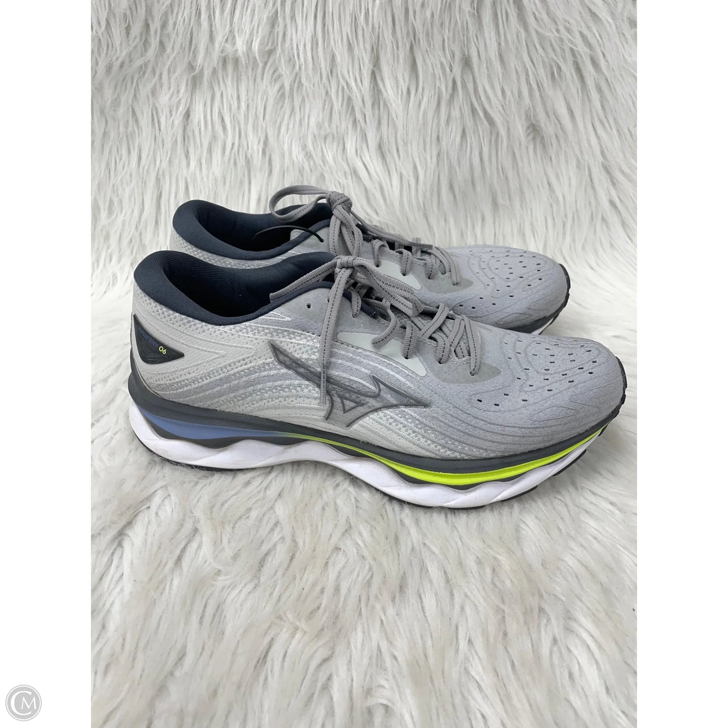 Shoes Athletic By Mizuno In Grey, Size: 9.5