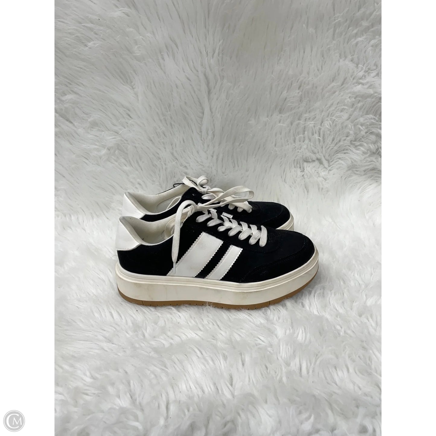 Shoes Sneakers By Steve Madden In Black & White, Size: 7.5