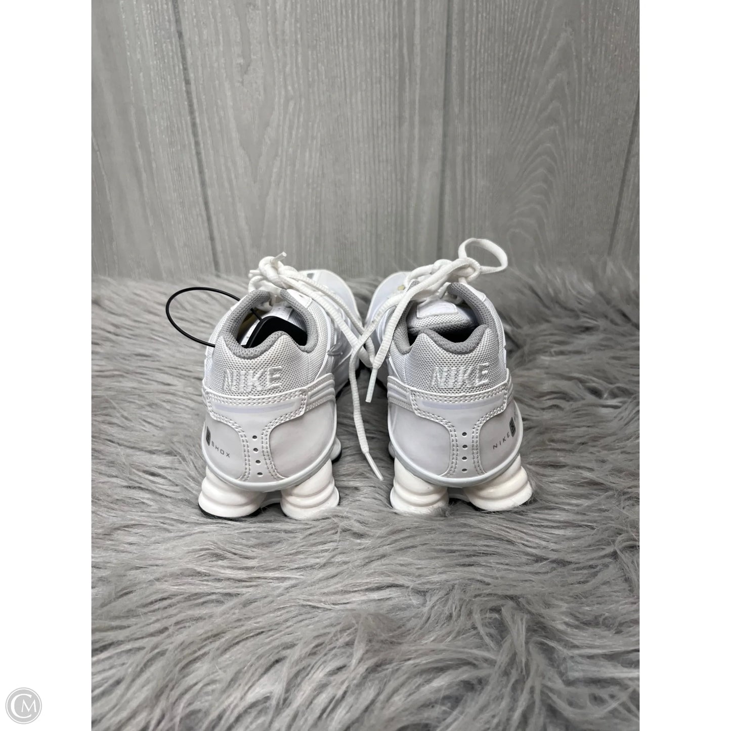 Shoes Athletic By Nike In White, Size: 7