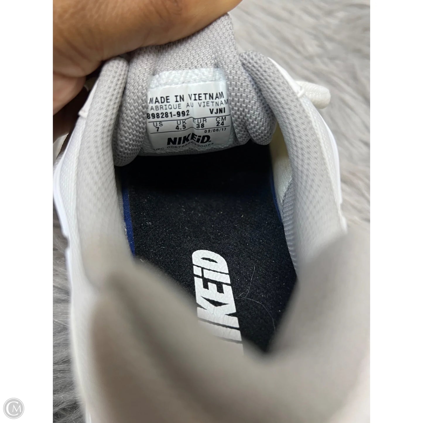 Shoes Athletic By Nike In White, Size: 7